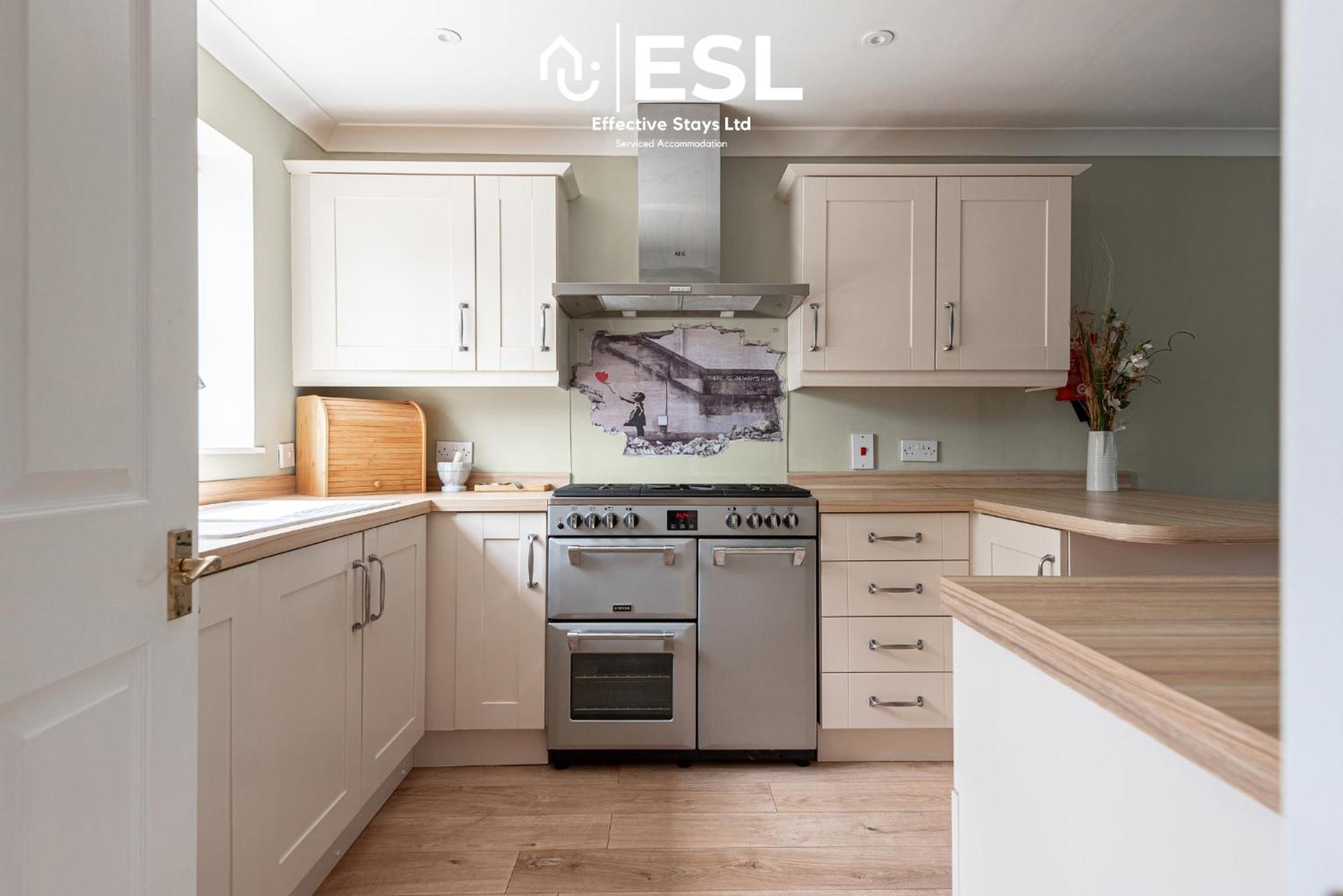 4 Bedroom Townhouse 10Mins Walk From Shrewsbury Town Centre With Parking 외부 사진
