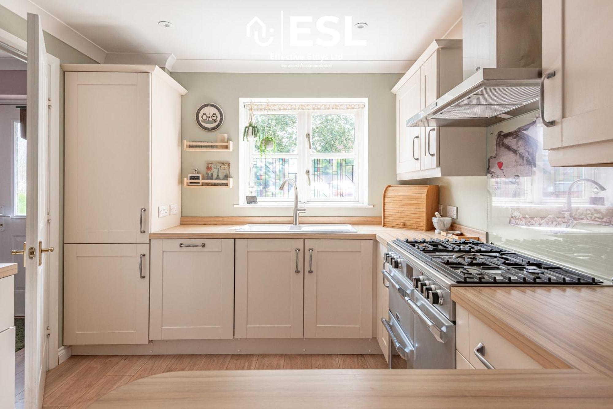 4 Bedroom Townhouse 10Mins Walk From Shrewsbury Town Centre With Parking 외부 사진